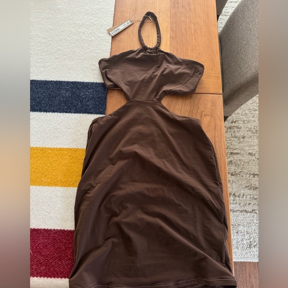 SKIMS FITS EVERYBODY CUT OUT HALTER DRESS | COCOA SMALL NWT - Picture 8 of 10